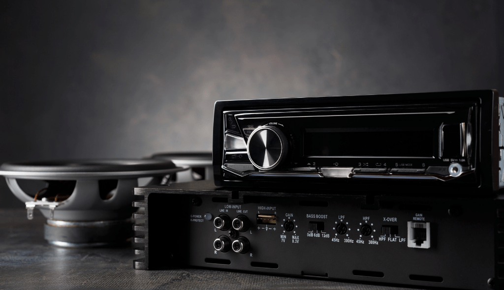 Rádio automotivo preto